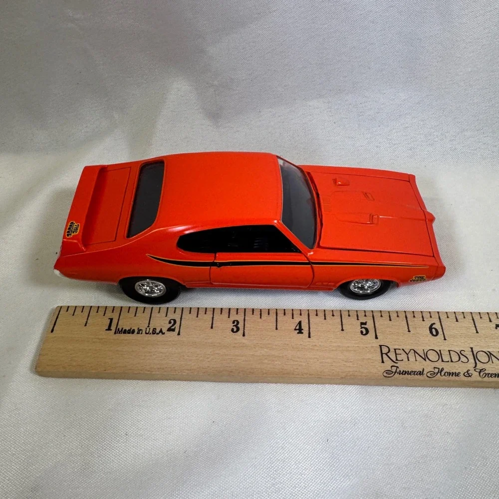 Tootsietoy 2000 1969 Pontiac GTO The Judge Diecast 6 Inch Orange Muscle Car